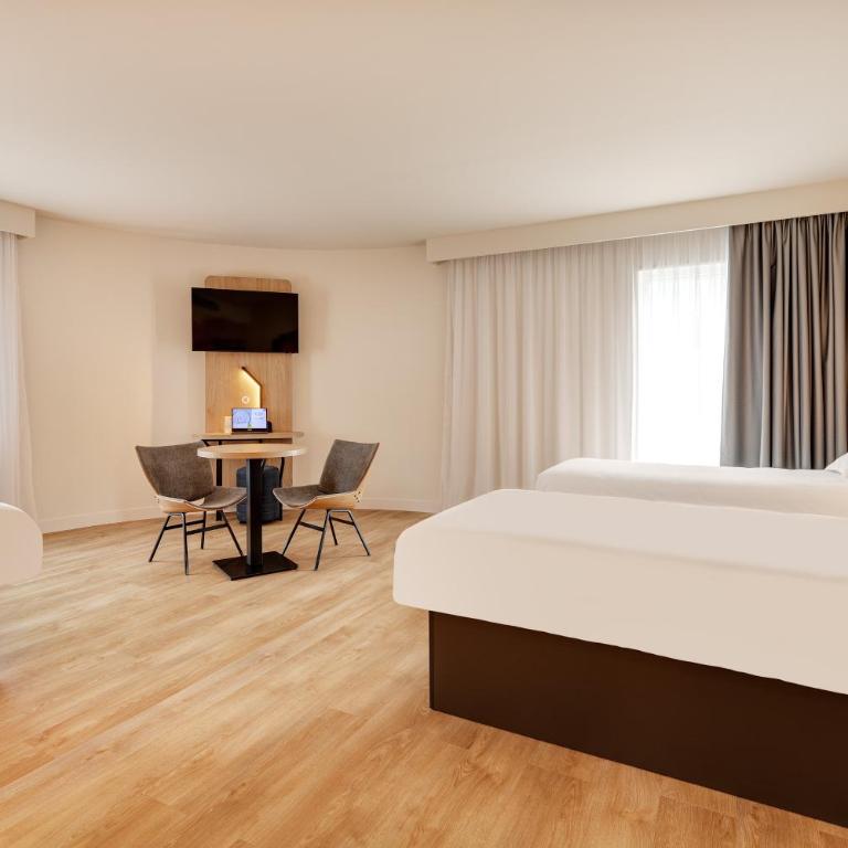 B&B HOTEL Lille Lillenium Eurasanté - Chambre Quadruple - 2