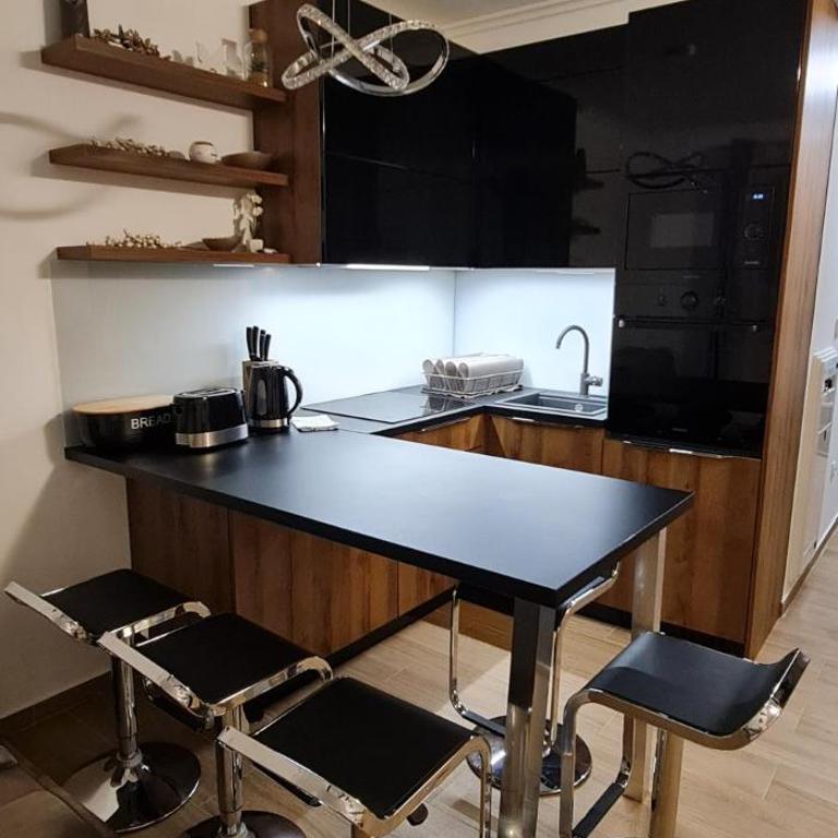 E&M Platinum - One-Bedroom Apartment - 7