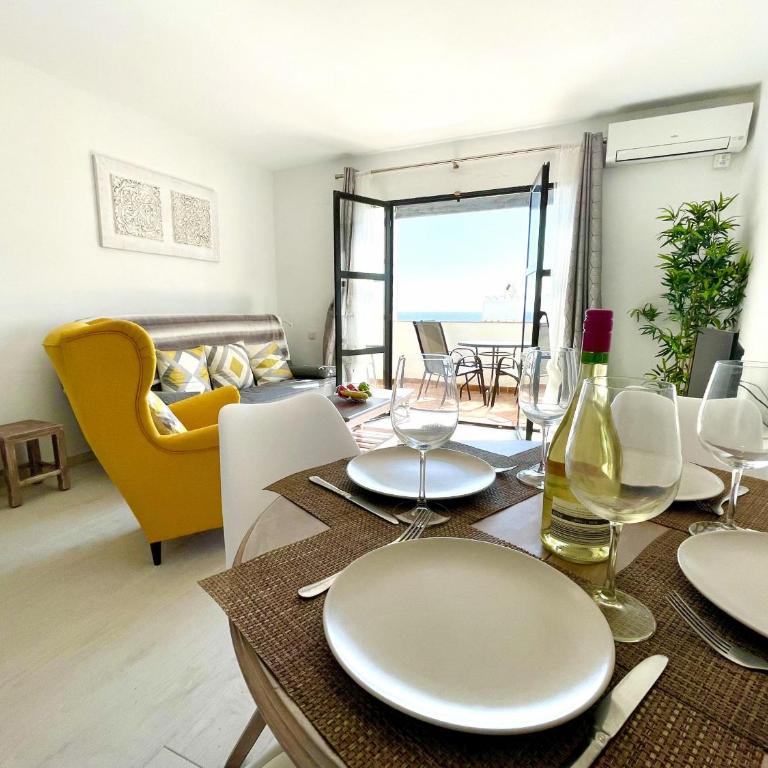 Dona Lola Miriam - Nice duplex 1 bedroom apartment with open sea views close to restaurants and bars between Marbella and Fuengirola - Costa del Sol - CS166 - Apartamento de 1 dormitorio - 2