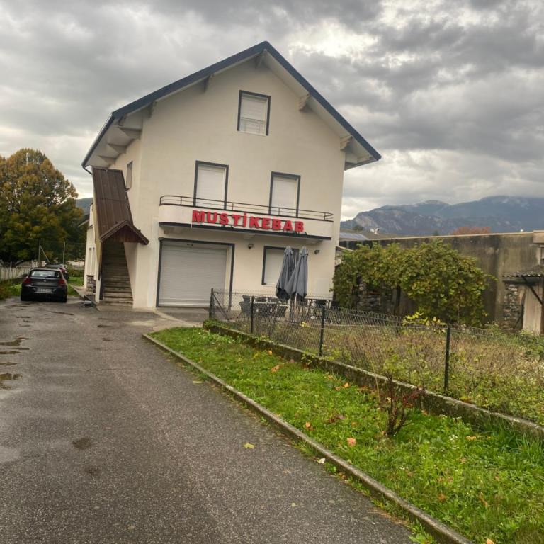 Maison 5 chambres 2 salons - Maison 5 Chambres - 1