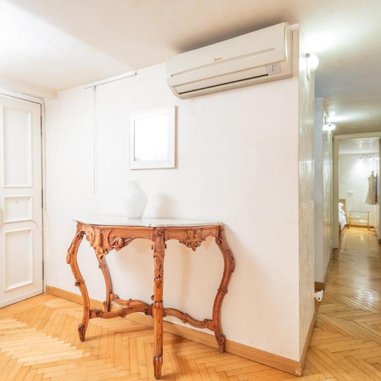 Entire Building with 4 Apartments near the Colosseum - Appartamento con 1 Camera da Letto - 4