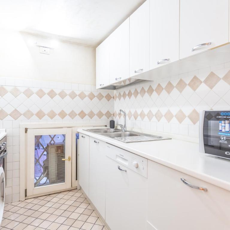Entire Building with 4 Apartments near the Colosseum - Appartamento con 1 Camera da Letto - 9