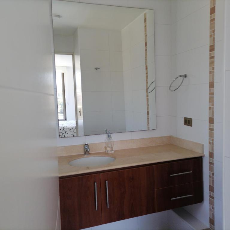 Departamento cercano a la playa, con estacionamiento - Two-Bedroom Apartment - 27