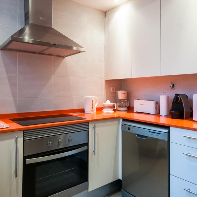 Pelayo Deluxe Apartments - Deluxe Two-Bedroom Apartment H4 - 7