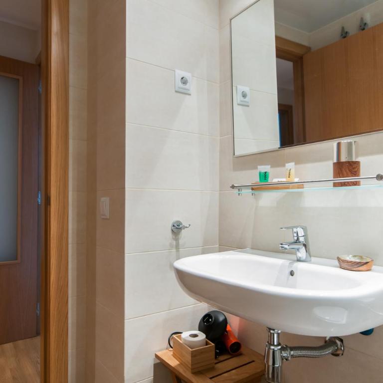 Pelayo Deluxe Apartments - Deluxe Two-Bedroom Apartment H4 - 20