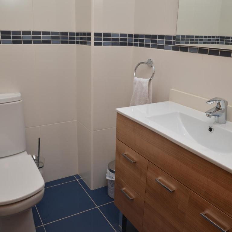 Apartamentos Navas 2 - Three-Bedroom Apartment - 14