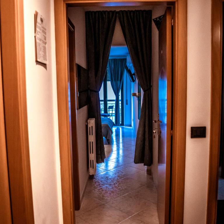Dimora Le Grottaglie -Centro Polignano a Mare - Camera Matrimoniale Deluxe con 1 Letto Supplementare - 6