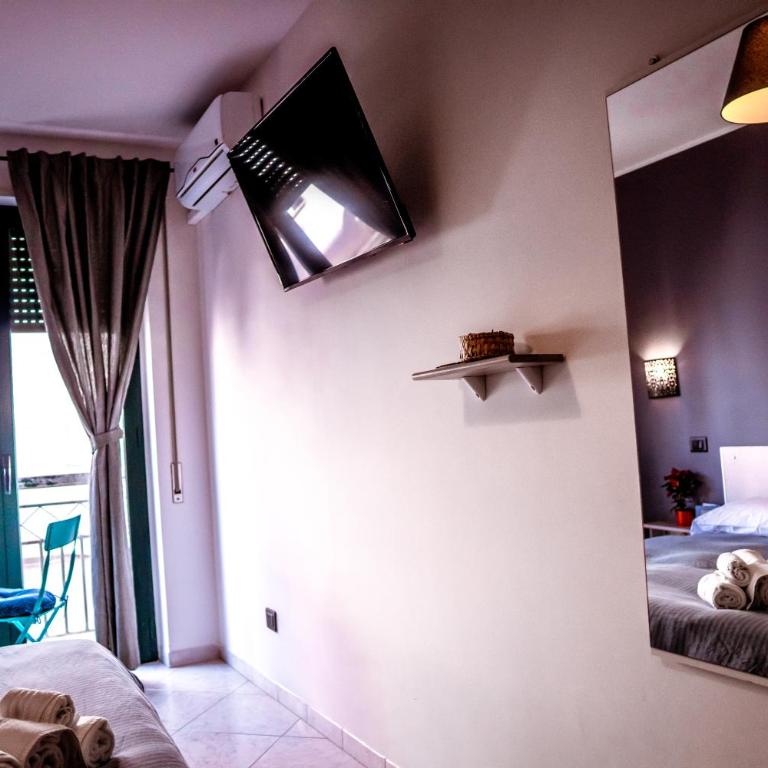 Dimora Le Grottaglie -Centro Polignano a Mare - Camera Matrimoniale Deluxe con 1 Letto Supplementare - 12