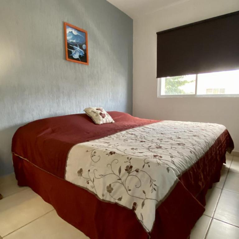 Casa nueva con 3 recamaras y a un lado de alberca - Casa de 3 dormitorios - 24