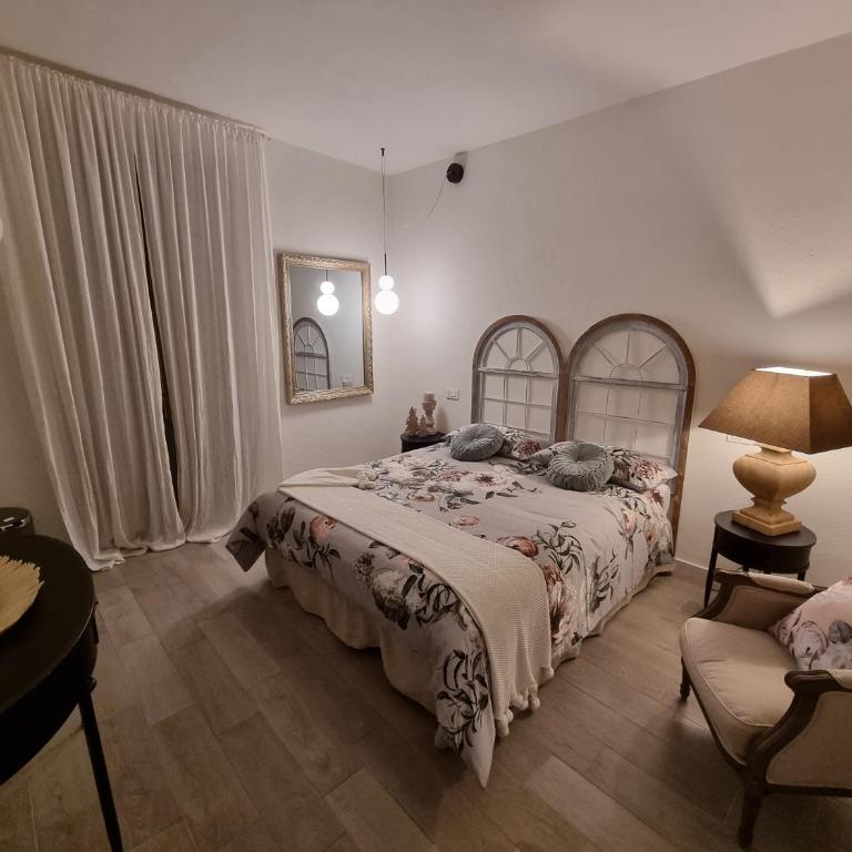 Dimore D'Avalos Boutique bed & breakfast - Camera Matrimoniale con Balcone - 12