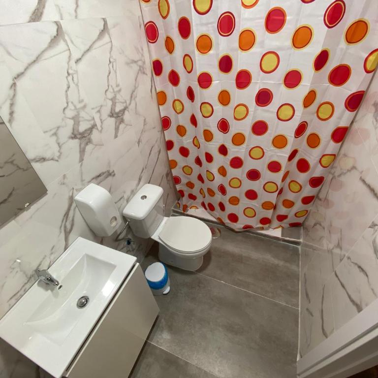 Hostal Avenida Andalucia - Solo Adultos - Habitación Doble Económica - 1 o 2 camas - 7