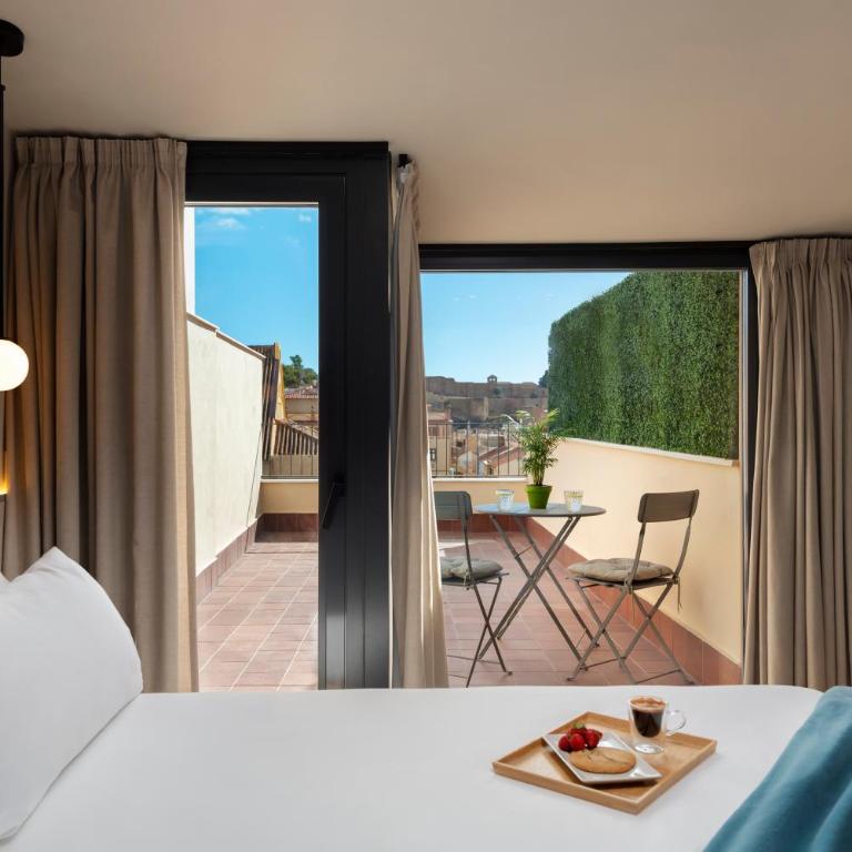 Coeo Peña Design Apartments - Duplex Suite Alcazaba and Garden View and private rooftop - 4