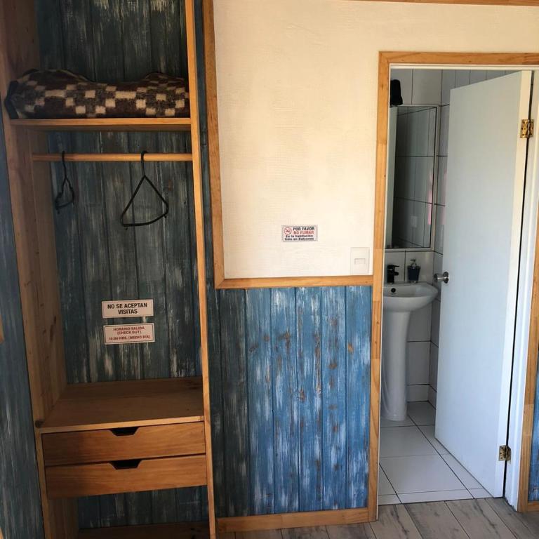 Hostal F - Habitación Doble Deluxe con vistas laterales al mar - 3