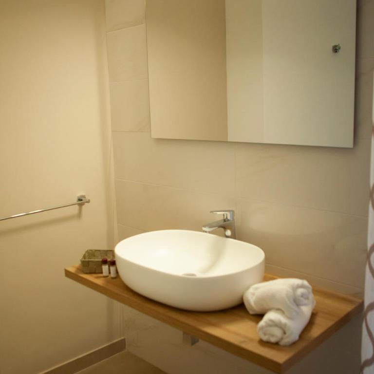 CasaPaola b&b Rooms - Camera Tripla con Bagno Privato - 9