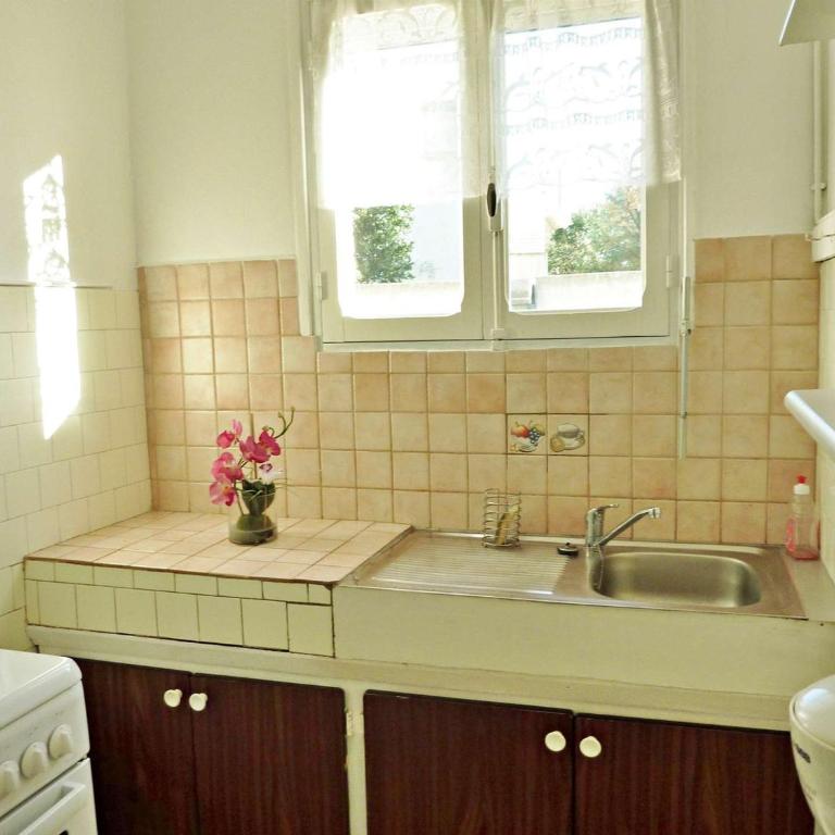 Appartement T2 ensoleillé à 2 pas de la plage avec terrasse, parking et wifi options - FR-1-387-123 - Appartement (4 Adultes) - 5