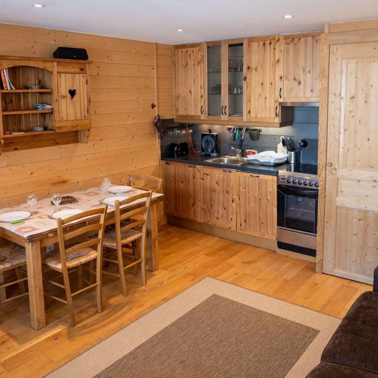 Val Thorens - Bel Appartement 4 pers, Balcon Sud, TV, Bluetooth, Cuisine Équipée, Local à Skis - FR-1-637-32 - Appartamento (4 Adulti) - 3