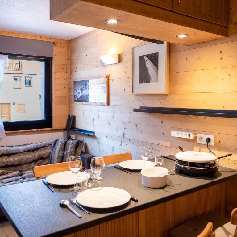 Appartement rénové 22 m² - Val Thorens - 3 pers - Skis aux pieds - Confort & WiFi - FR-1-637-42 - Studio - 1