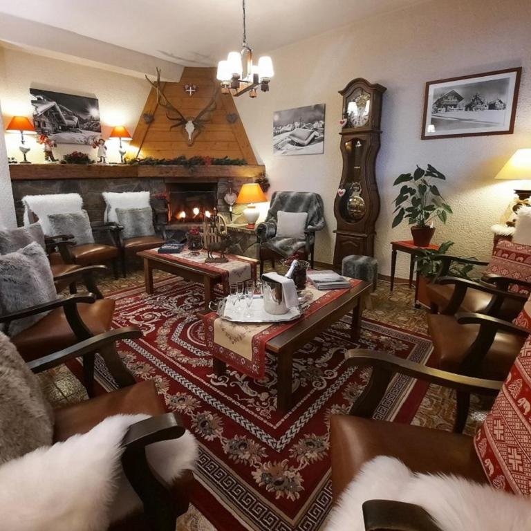 Hôtel Les Triolets - Chambre Lits Jumeaux Plein Sud - 7