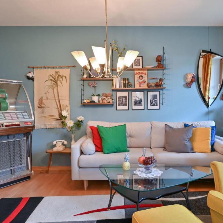 Ferienwohnung 50er Vintage Flair - Apartment mit Blick auf die Berge - 2