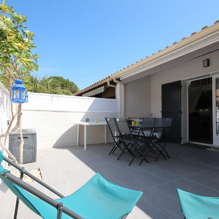 Belle Maison d'angle renovee, sejour climatise, residence avec piscine commune , 4 couchages , 400 m de la plage de PORTIRAGNE LRJP121 - Maison 2 Chambres - 1