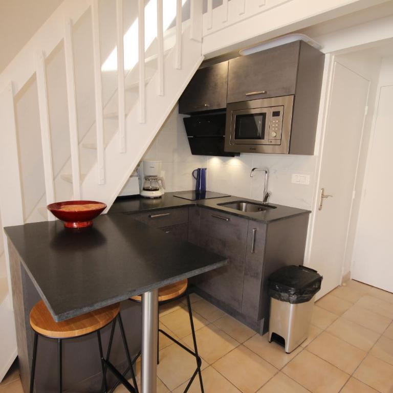 Belle Maison d'angle renovee, sejour climatise, residence avec piscine commune , 4 couchages , 400 m de la plage de PORTIRAGNE LRJP121 - Maison 2 Chambres - 4