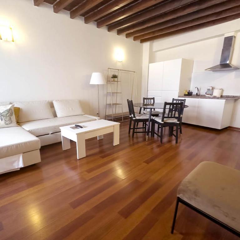 ISA Granada - Standard Apartment - 1