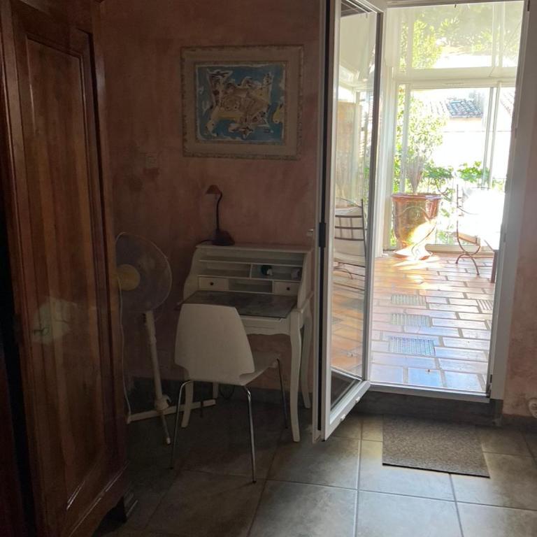 La maison sur la place dans Aigues Mortes climatisé - Maison 2 Chambres - 16