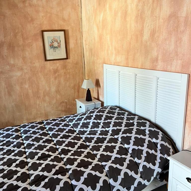 La maison sur la place dans Aigues Mortes climatisé - Maison 2 Chambres - 35