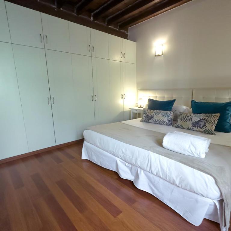 ISA Granada - Luxury Apartment With King Bed - 3