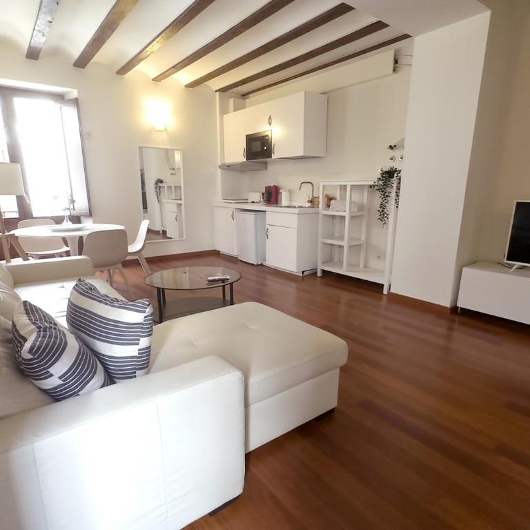 ISA Granada - Luxury Two-Bedroom Apartment - 3