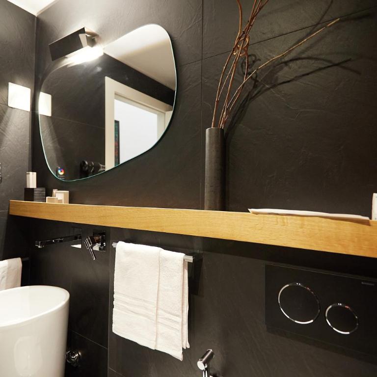 PALAZZO TESTA - LOCAZIONE TURISTICA - Camera Matrimoniale con Bagno Privato - 14
