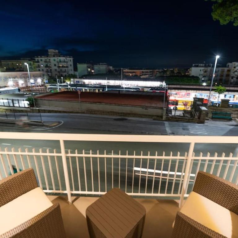 Charming luxury apartment: Sorrento center - Three-Bedroom Apartment - 59