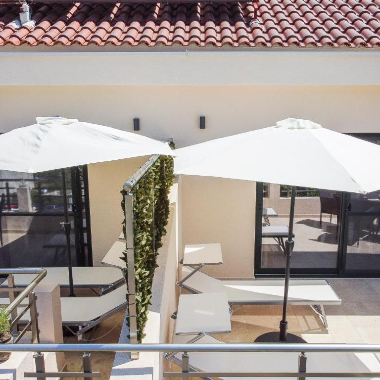 Square Point Apartments - Apartment with Balcony - 52