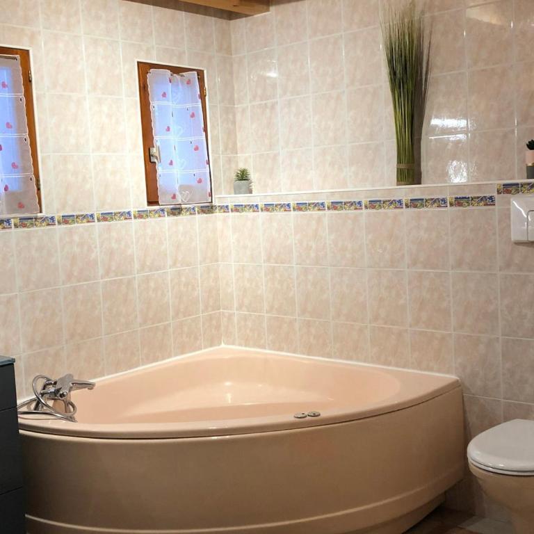 Chalet 5 pièces 10 personnes, 4 étoiles, animal accepté, parking, jardin - FR-1-263-465 - Chalet (10 Adultes) - 10