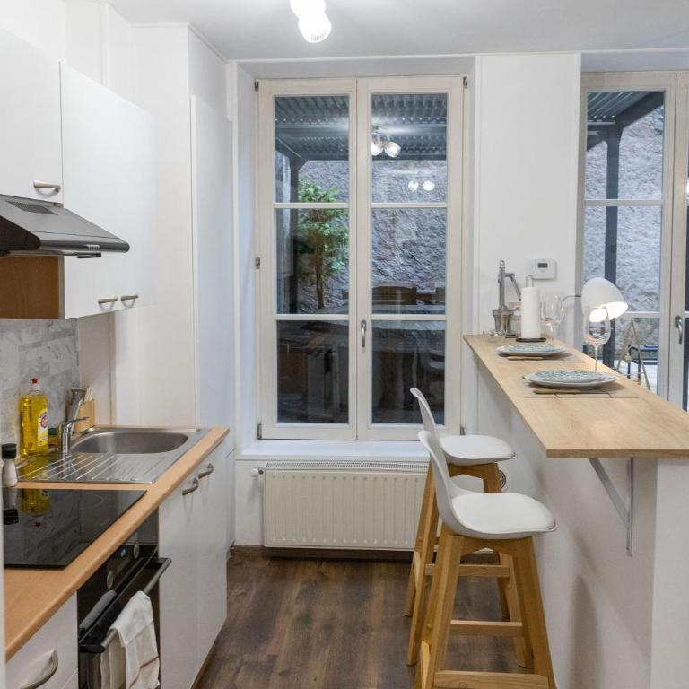 SPA, TERRASSE plein centre et proche gare - Appartement 1 Chambre - 12