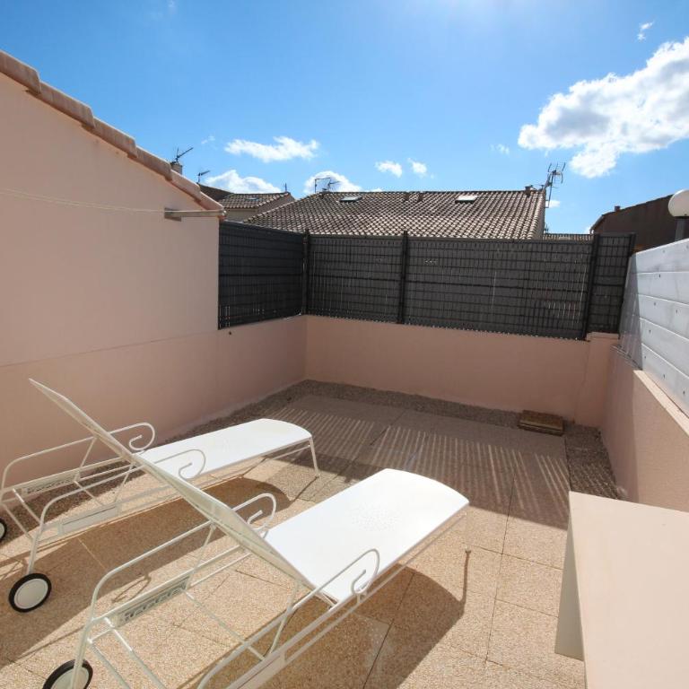 Belle villa climatisée 4-5 couchages 2 terrasses piscine commune parking dans résidence sécurisée 200m de la mer LRMA45 - Two-Bedroom House - 9
