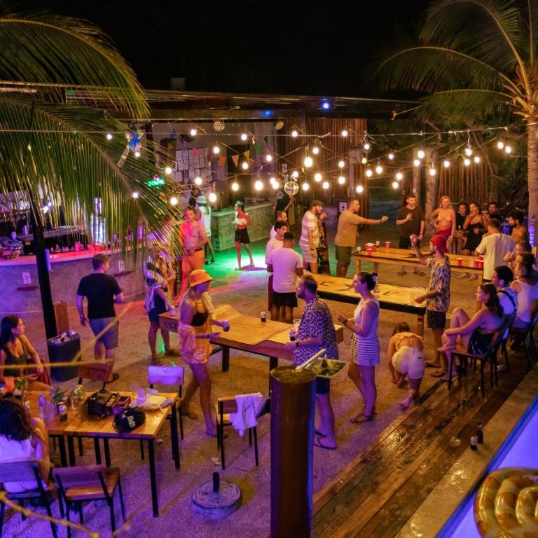 Che Holbox Hostel & Bar Adults Only - Cama en habitación compartida mixta de 10 camas - 4