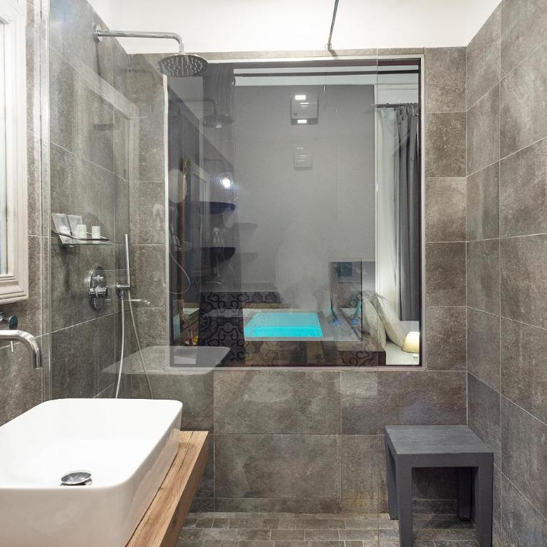 Tredici Boutique Rooms - Junior Suite con Vasca Idromassaggio - 13