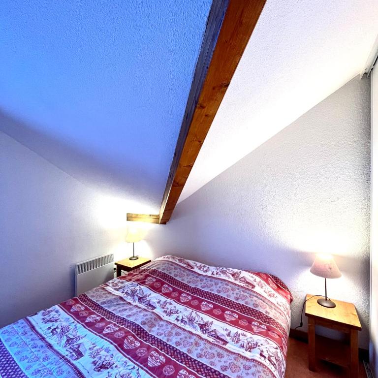 Chalet VARS 8 à 10 personnes, proche des pistes - Chalet - 9