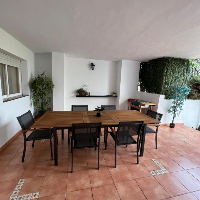 Impeccable large apartment with immense terrace and private garden overlooking the mountain, featuring 2 bedrooms and sleeping up to 4 guests located 100 meters from Plaza Maestranza - Two-Bedroom Apartment - 40