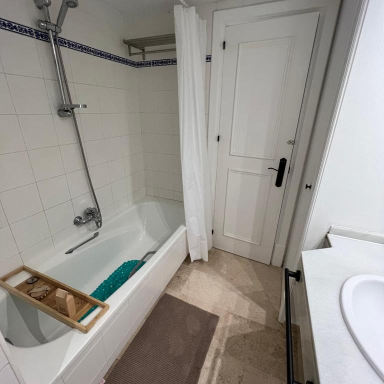 Impeccable large apartment with immense terrace and private garden overlooking the mountain, featuring 2 bedrooms and sleeping up to 4 guests located 100 meters from Plaza Maestranza - Two-Bedroom Apartment - 84