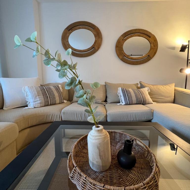 Impeccable large apartment with immense terrace and private garden overlooking the mountain, featuring 2 bedrooms and sleeping up to 4 guests located 100 meters from Plaza Maestranza - Two-Bedroom Apartment - 45