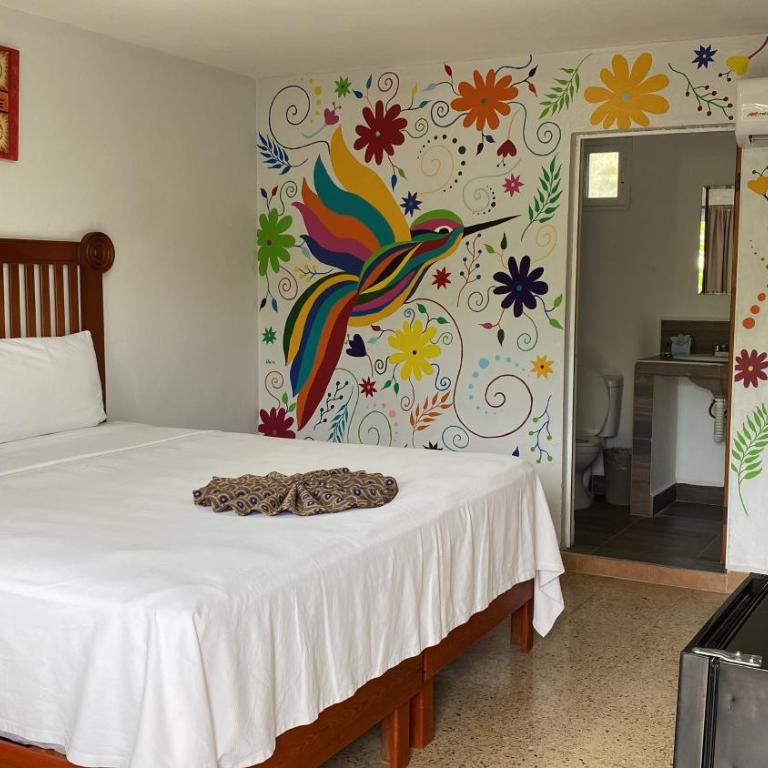 Blue Coconut Cancun Hotel - Deluxe King Room - 11