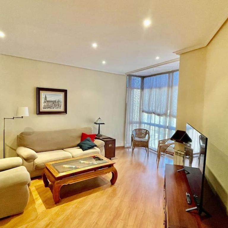 Amplio piso en centro histórico. - Apartamento de 3 dormitorios - 7