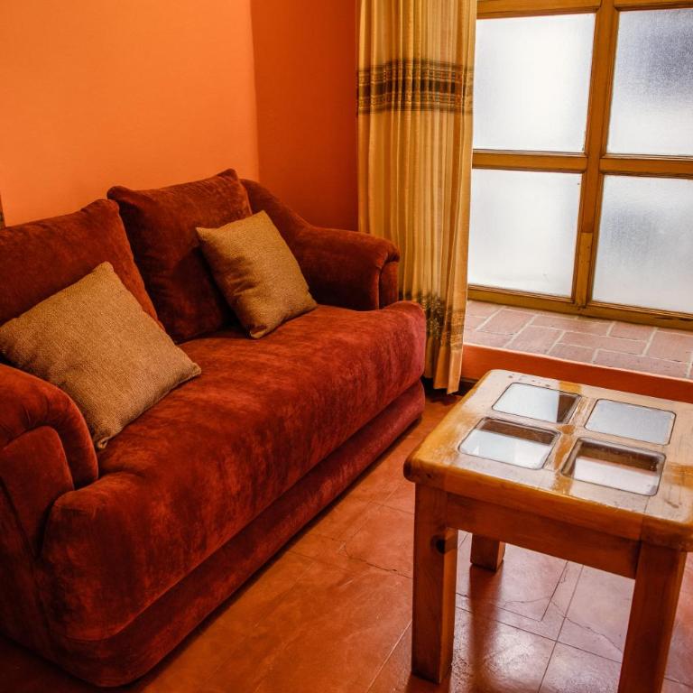 Hotel Las Golondrinas - Habitación con cama extragrande. - 4