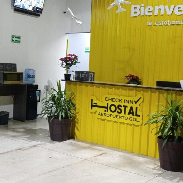 CHECK INN HOSTAL AEROPUERTO GDL - Single Room with Shared Bathroom - 2