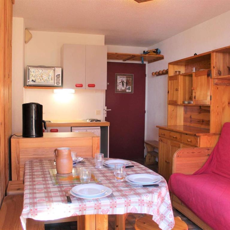 Studio cosy à Vars Sainte Marie, 4 couchages, balcon sud, à 300m des pistes et commerces - FR-1-330B-202 - Apartment - 2