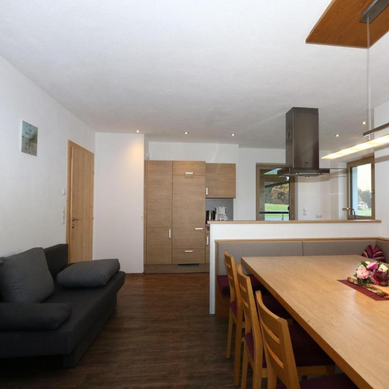 Chalet in Kaltenbach near Ski Lift - Appartamento con 4 Camere da Letto - 2