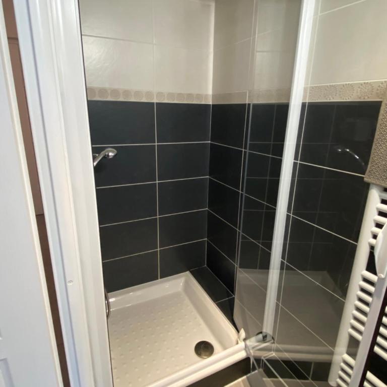 Studio Chic Little Bohême proche hôpitaux, 15 mn du centre - Appartement 1 Chambre - 15