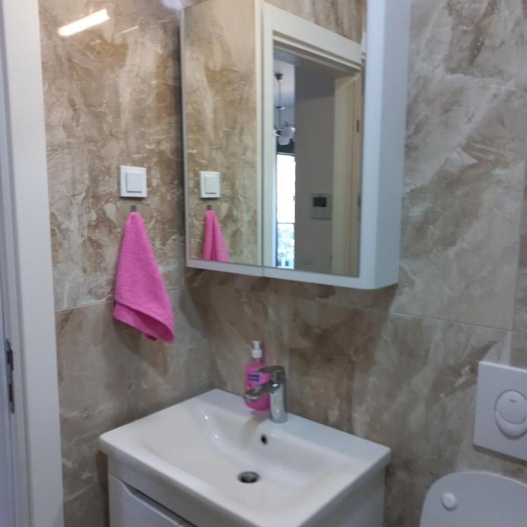 Sea View Dobra Voda - One-Bedroom Apartment - 15